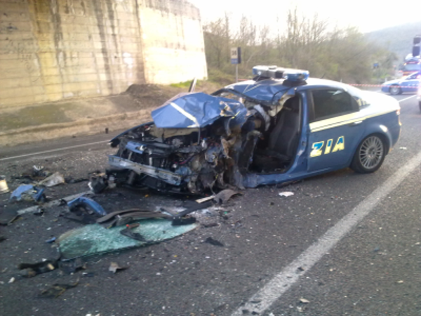 Violento Incidente A Benevento, Furgone Contro Volante: Gravissimo Un ...