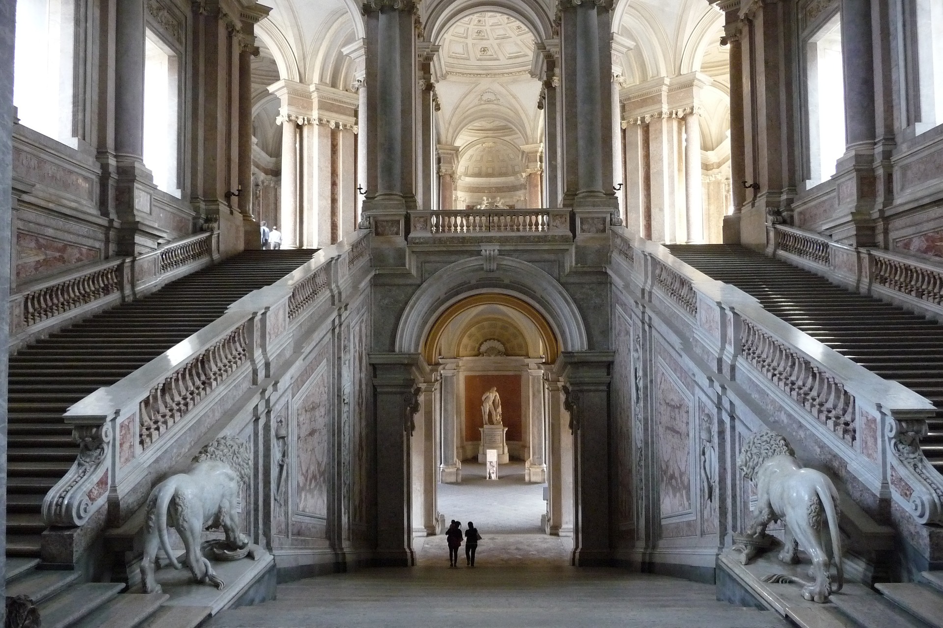 Lo Scalone d'Onore della Reggia di Caserta